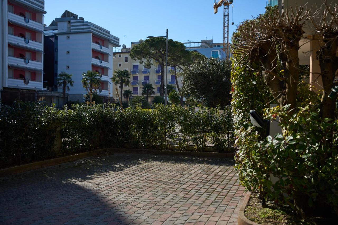 Appartamenti Villa Paola-Pochi Passi Dal Mare-Zona Piazza Aurora-Lido Di Jesolo Exterior photo